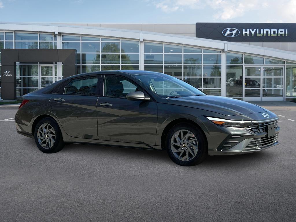 new 2025 Hyundai Elantra HEV car, priced at $26,134