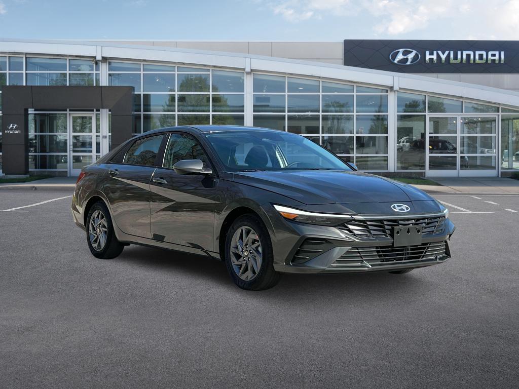 new 2025 Hyundai Elantra HEV car, priced at $26,134