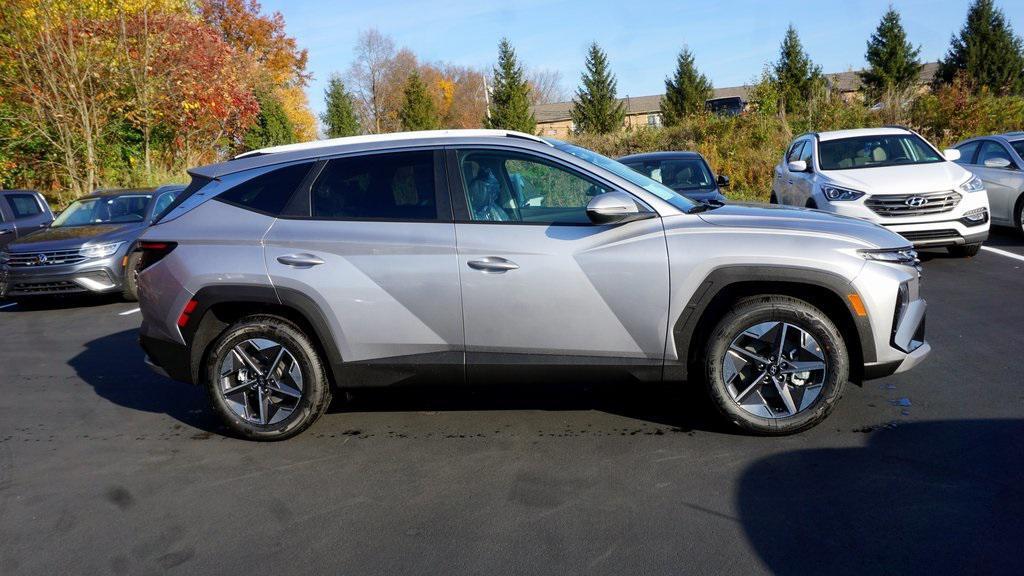 new 2025 Hyundai Tucson Hybrid car, priced at $37,176