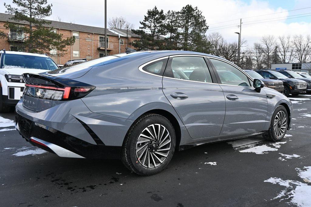 new 2025 Hyundai Sonata Hybrid car, priced at $31,883