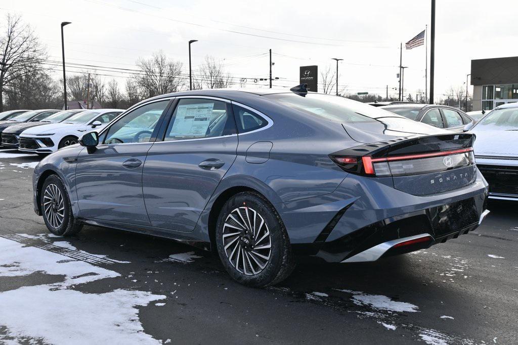 new 2025 Hyundai Sonata Hybrid car, priced at $31,883