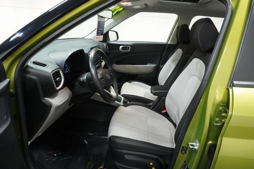 used 2022 Hyundai Venue car, priced at $19,990