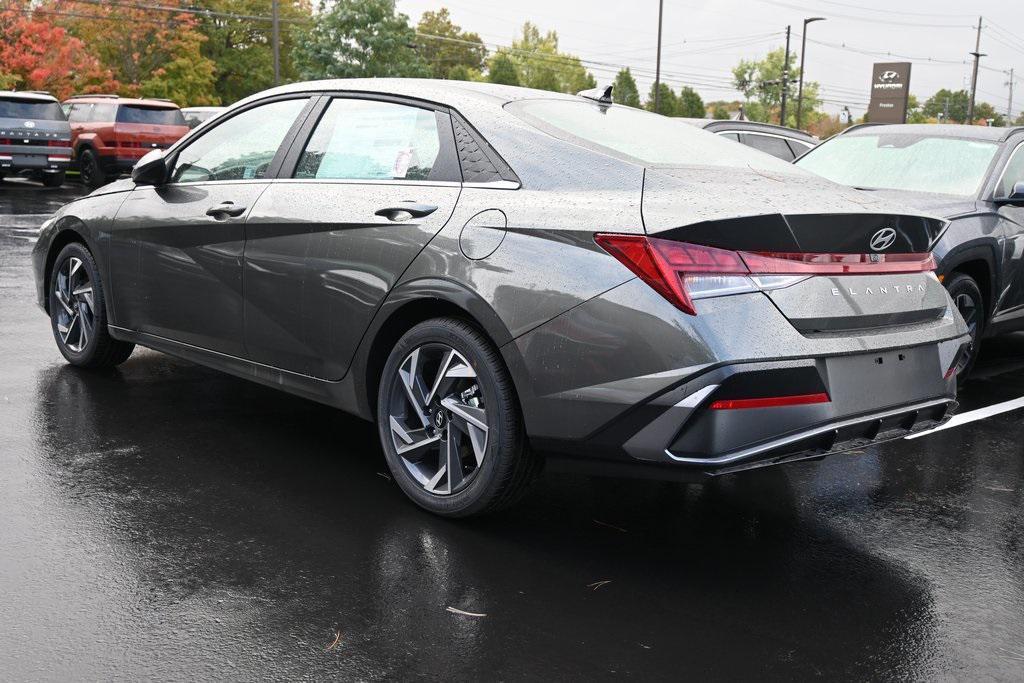 new 2025 Hyundai Elantra car, priced at $25,554