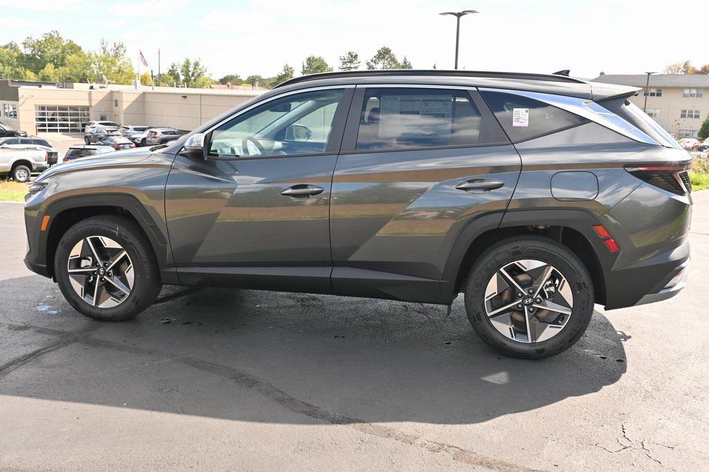 new 2025 Hyundai TUCSON Hybrid car, priced at $33,740