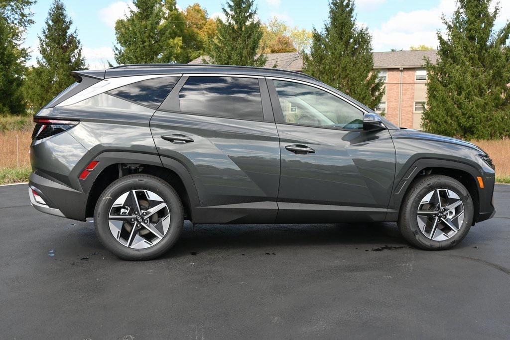 new 2025 Hyundai TUCSON Hybrid car, priced at $33,740