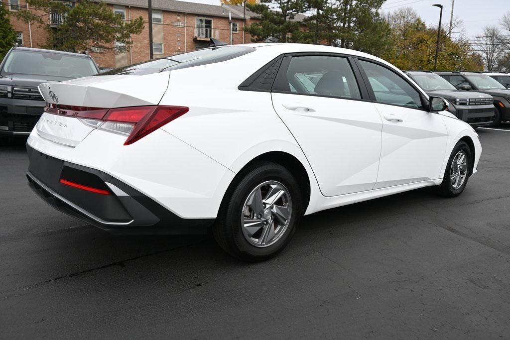 new 2024 Hyundai Elantra car, priced at $23,314