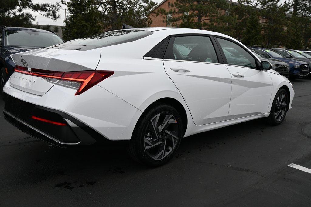 new 2025 Hyundai Elantra car, priced at $26,919