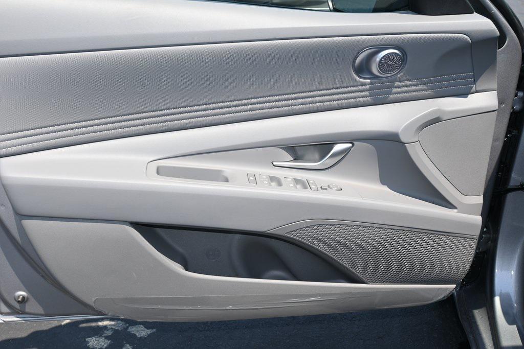 new 2025 Hyundai Elantra car, priced at $23,078
