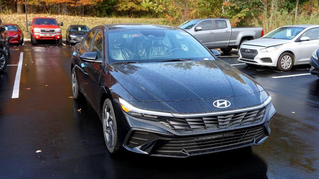 new 2025 Hyundai Elantra car, priced at $22,984