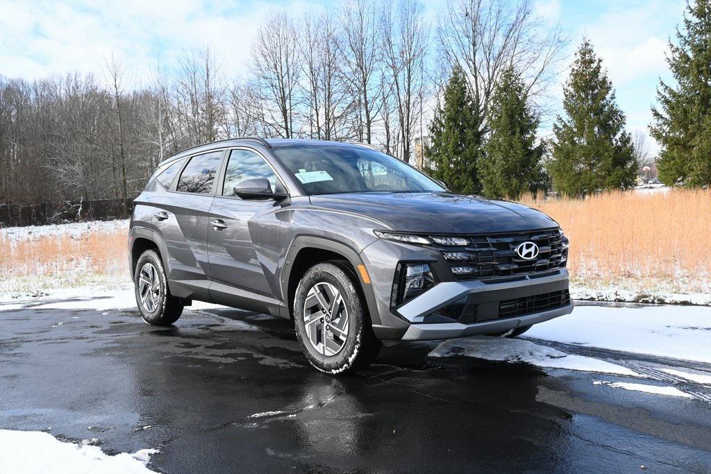 new 2025 Hyundai Tucson Hybrid car, priced at $34,380