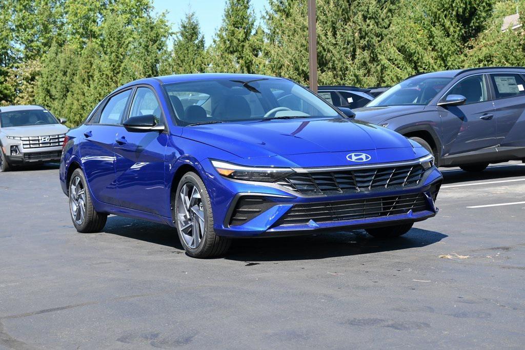 new 2025 Hyundai Elantra car, priced at $23,682