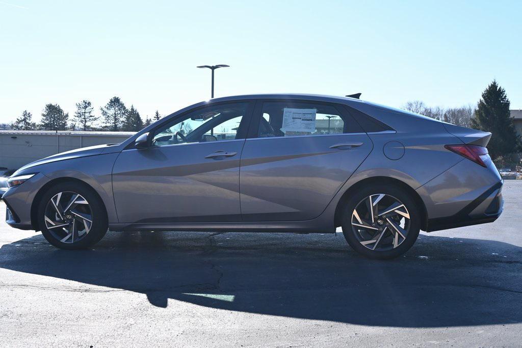 new 2024 Hyundai Elantra car, priced at $25,982