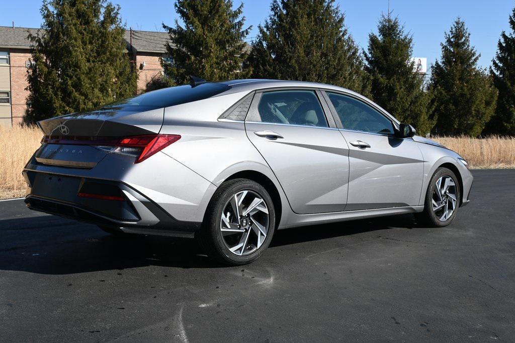 new 2024 Hyundai Elantra car, priced at $25,982