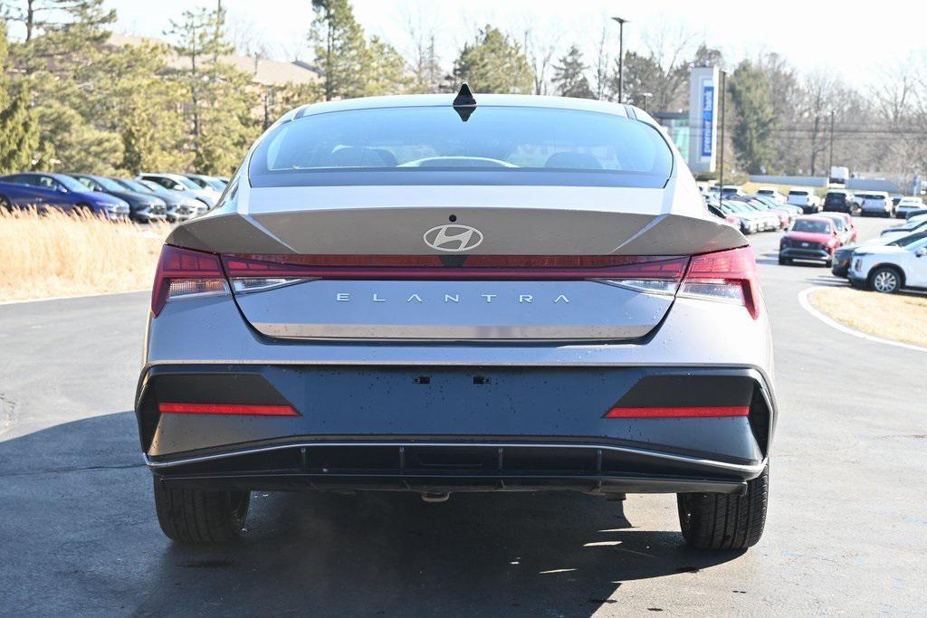 new 2024 Hyundai Elantra car, priced at $25,982