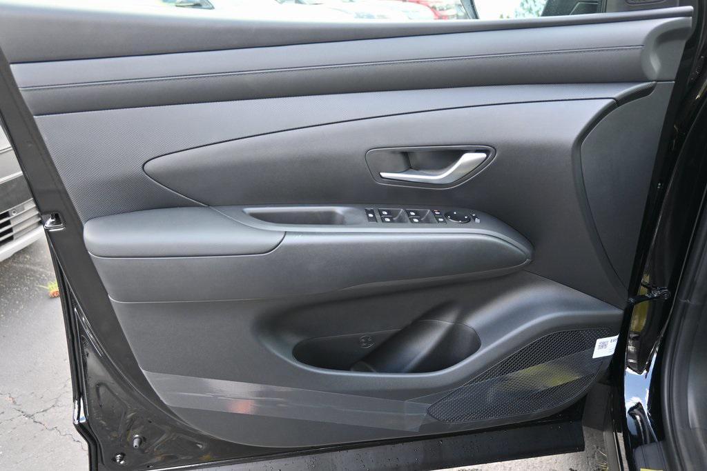 new 2025 Hyundai TUCSON Hybrid car, priced at $33,274