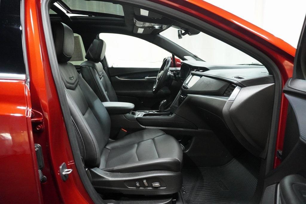 used 2024 Cadillac XT5 car, priced at $38,990