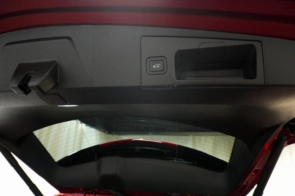 used 2024 Cadillac XT5 car, priced at $38,990