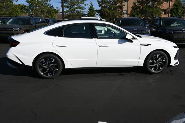 new 2025 Hyundai Sonata car, priced at $29,172