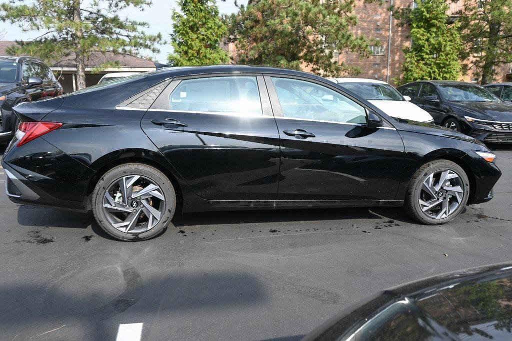 new 2025 Hyundai Elantra car, priced at $25,514