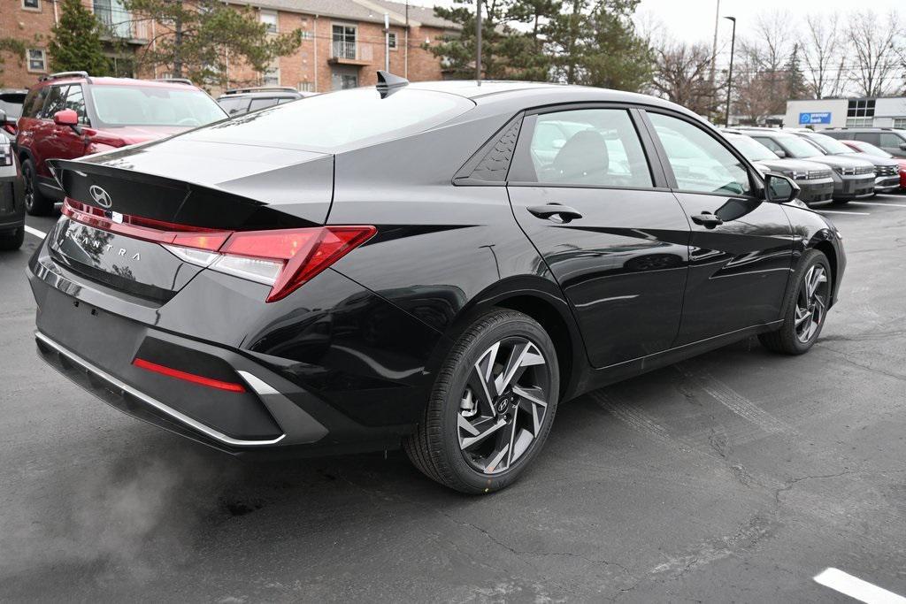 new 2025 Hyundai Elantra car, priced at $23,984