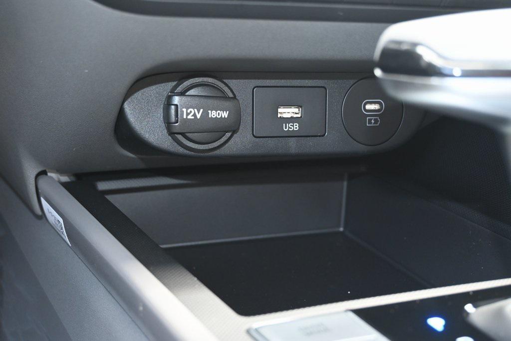 new 2025 Hyundai Elantra car, priced at $22,221