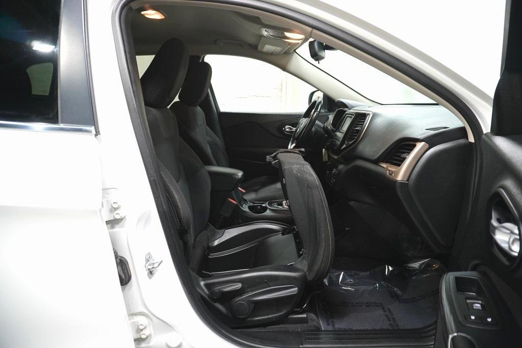 used 2016 Jeep Cherokee car, priced at $8,990