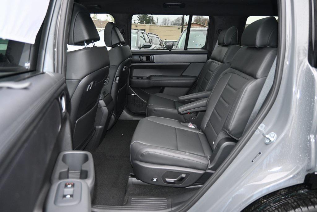 new 2025 Hyundai Santa Fe HEV car, priced at $49,866