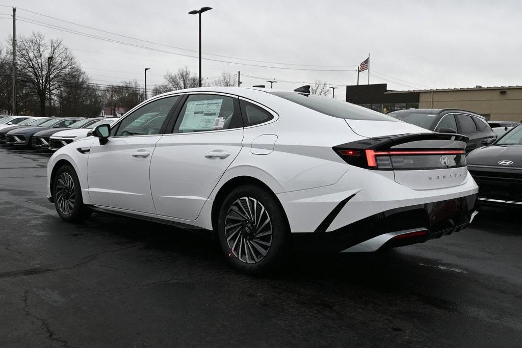 new 2025 Hyundai Sonata Hybrid car, priced at $32,330