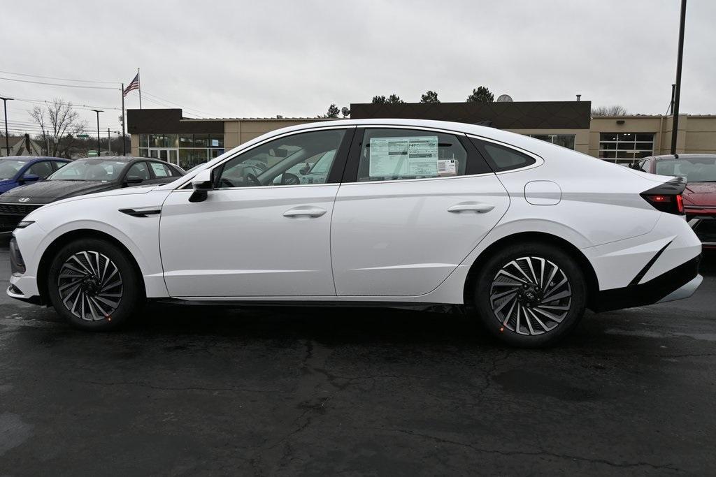 new 2025 Hyundai Sonata Hybrid car, priced at $32,330