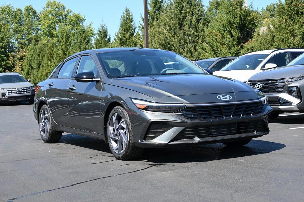 new 2025 Hyundai Elantra car, priced at $23,723