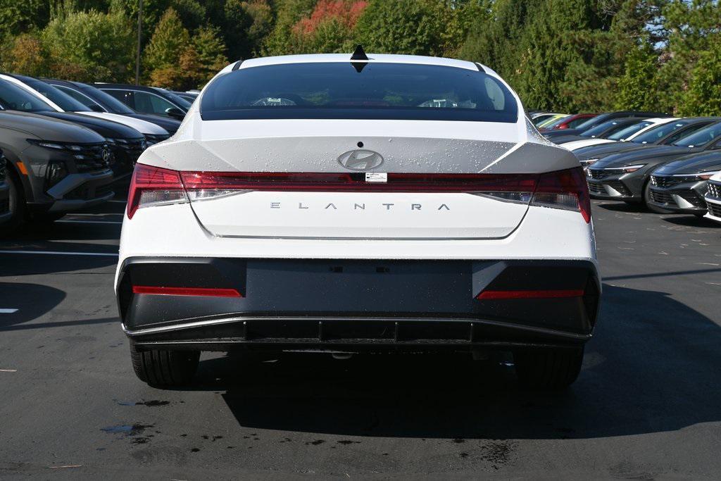 new 2025 Hyundai Elantra car, priced at $25,152