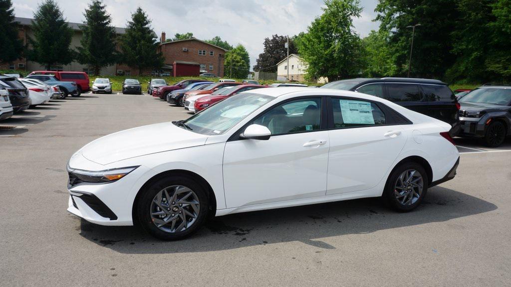 new 2024 Hyundai Elantra car, priced at $25,046