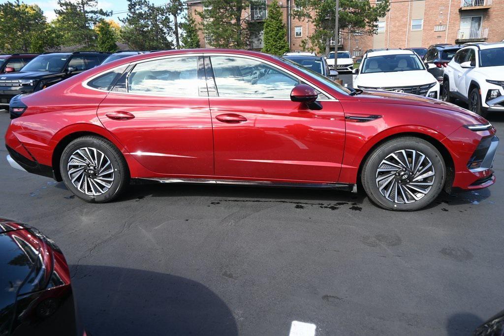 new 2025 Hyundai Sonata Hybrid car, priced at $31,319