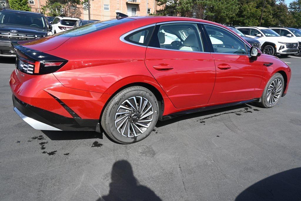 new 2025 Hyundai Sonata Hybrid car, priced at $31,319