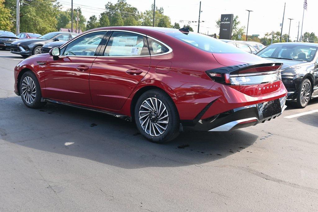 new 2025 Hyundai Sonata Hybrid car, priced at $31,319