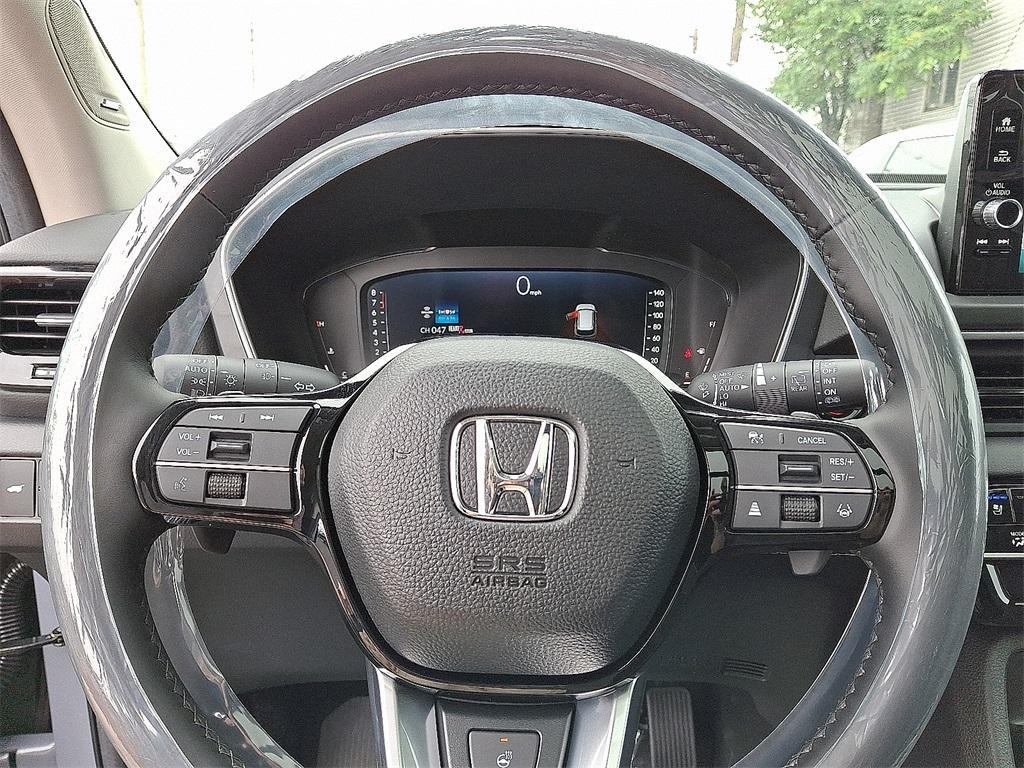 new 2025 Honda Pilot car, priced at $54,985