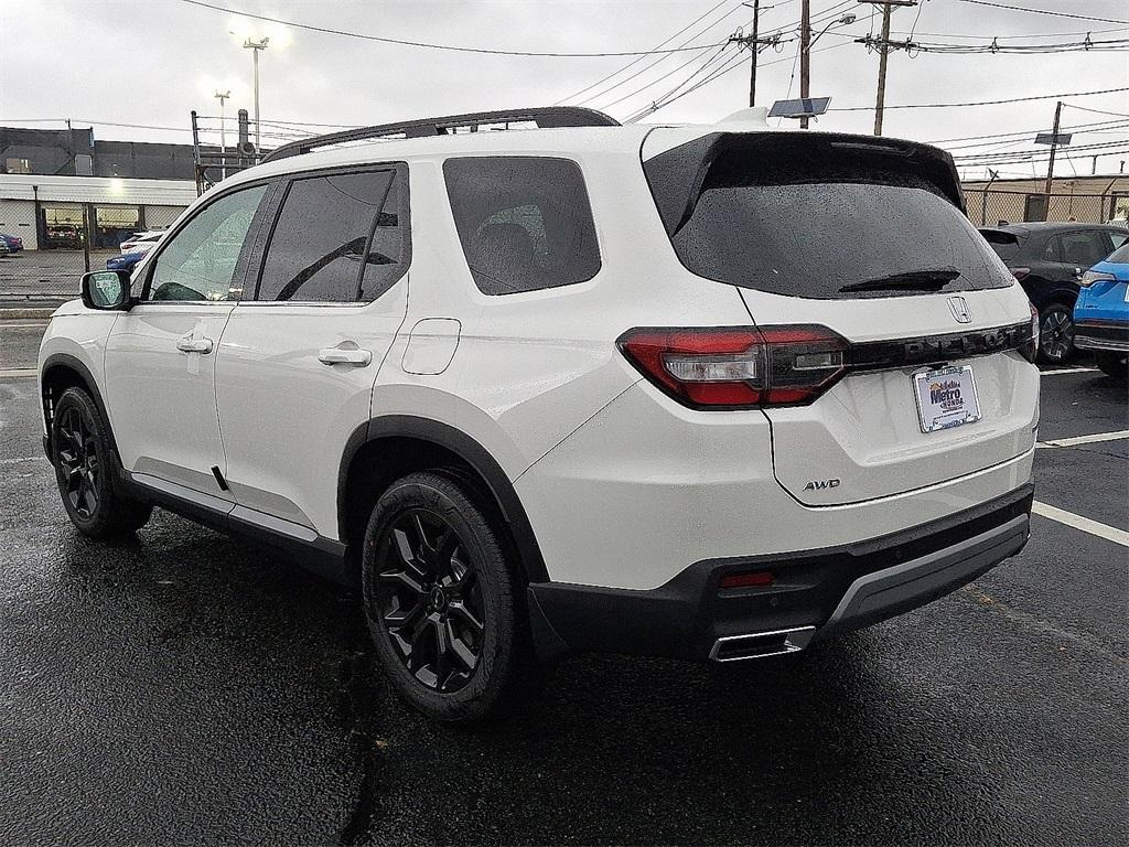 new 2025 Honda Pilot car, priced at $53,450