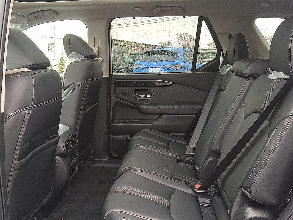 new 2025 Honda Pilot car, priced at $53,450