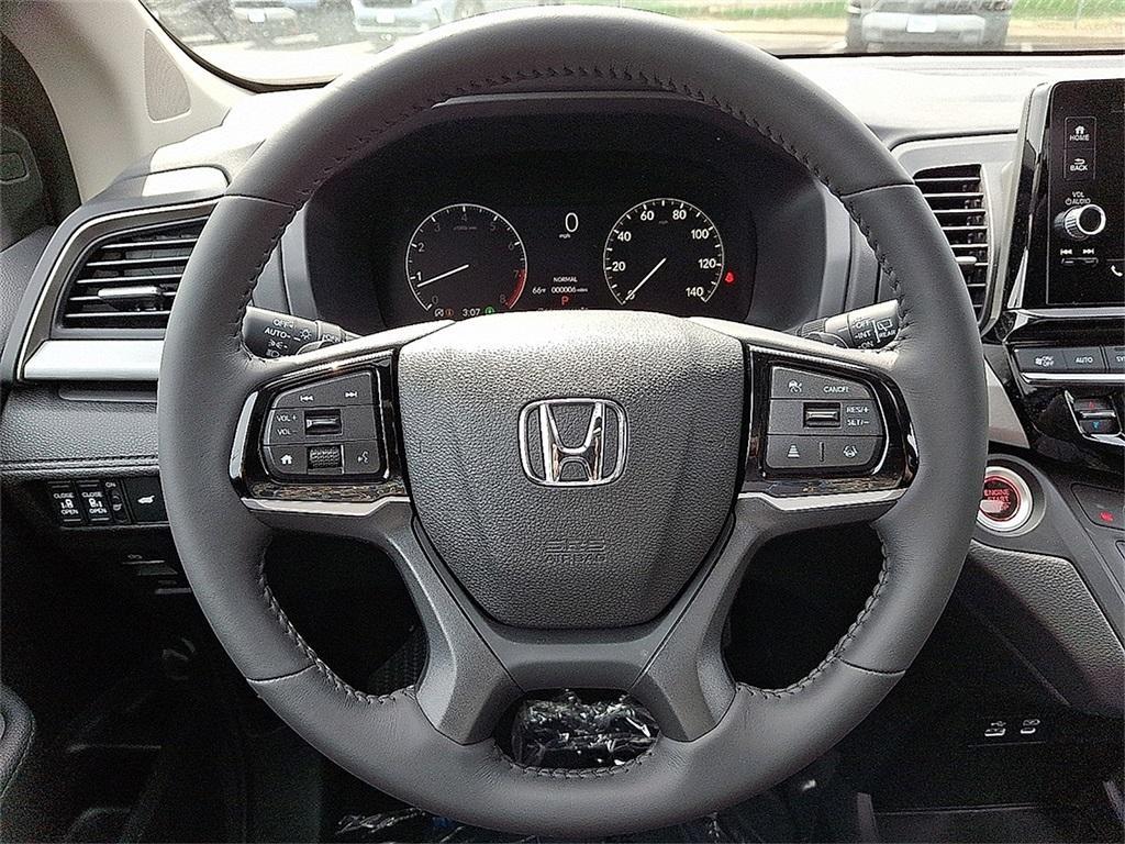 new 2025 Honda Odyssey car, priced at $43,670