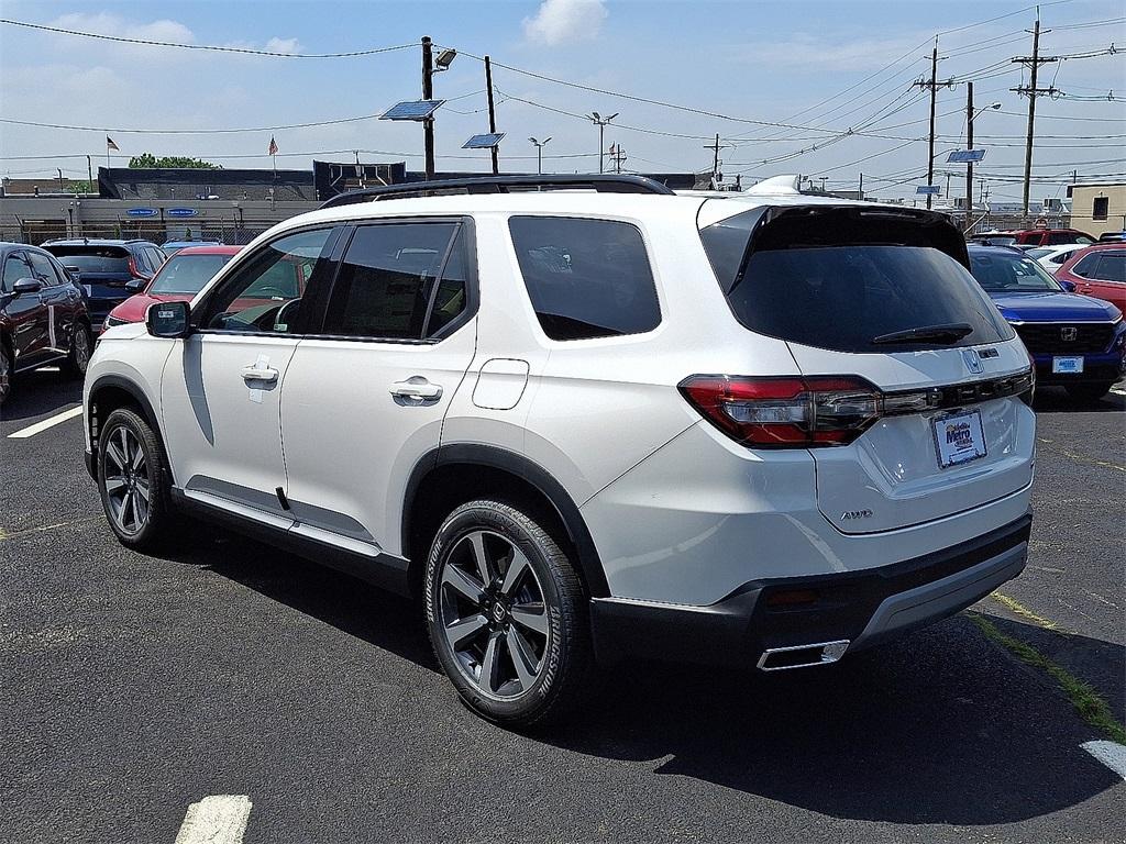 new 2025 Honda Pilot car, priced at $51,550