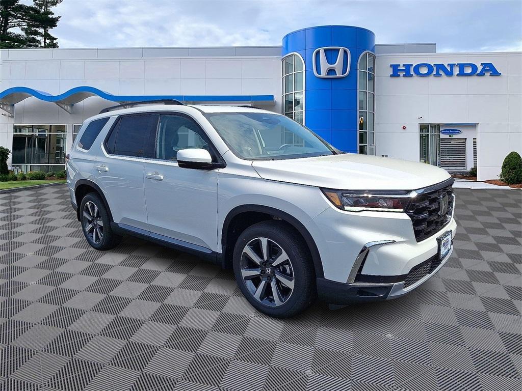 new 2025 Honda Pilot car, priced at $51,550