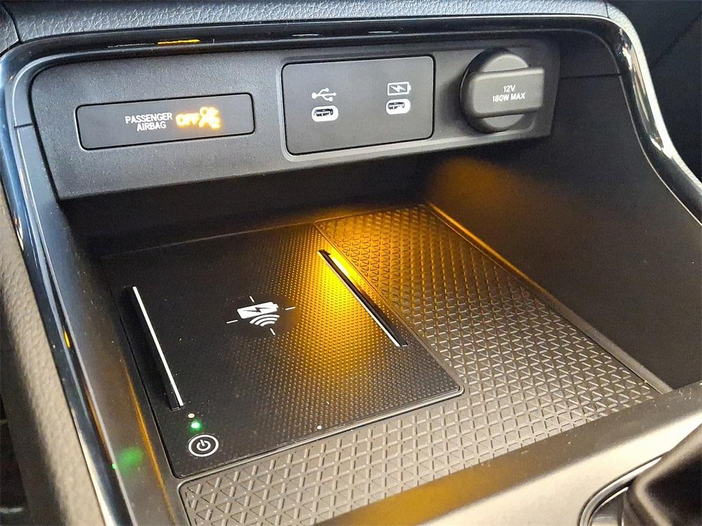 new 2026 Honda CR-V Hybrid car, priced at $40,250