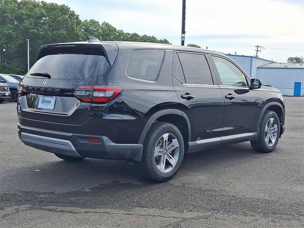 new 2025 Honda Pilot car, priced at $47,095