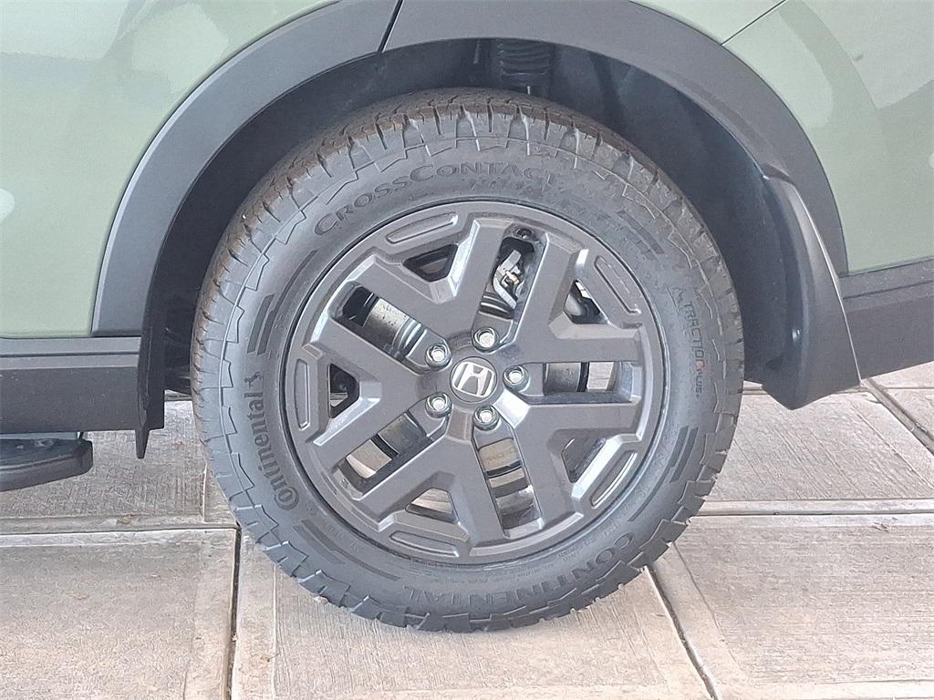 new 2026 Honda CR-V Hybrid car, priced at $40,705