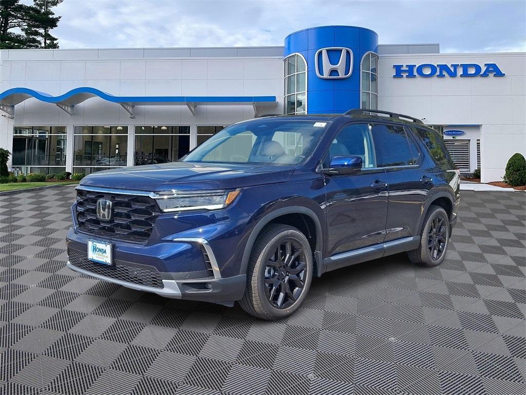 new 2025 Honda Pilot car, priced at $53,725
