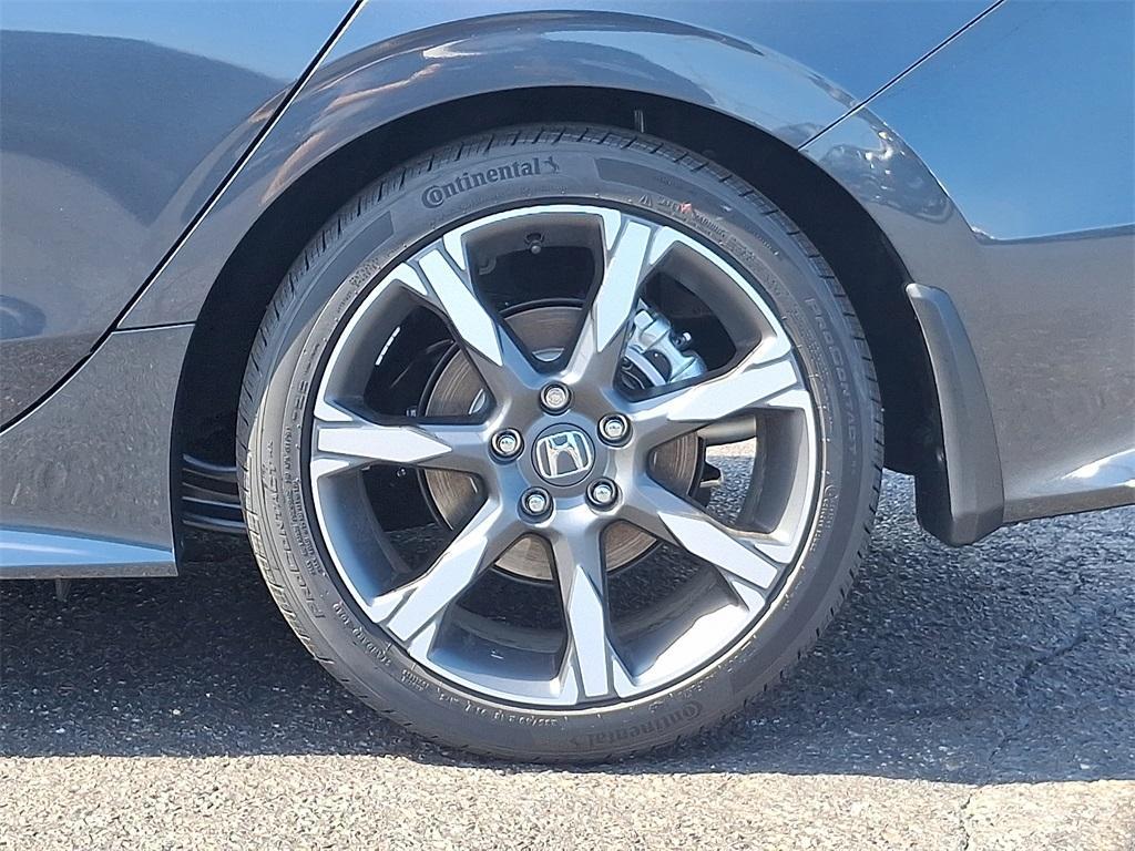 new 2025 Honda Civic Hybrid car, priced at $33,100