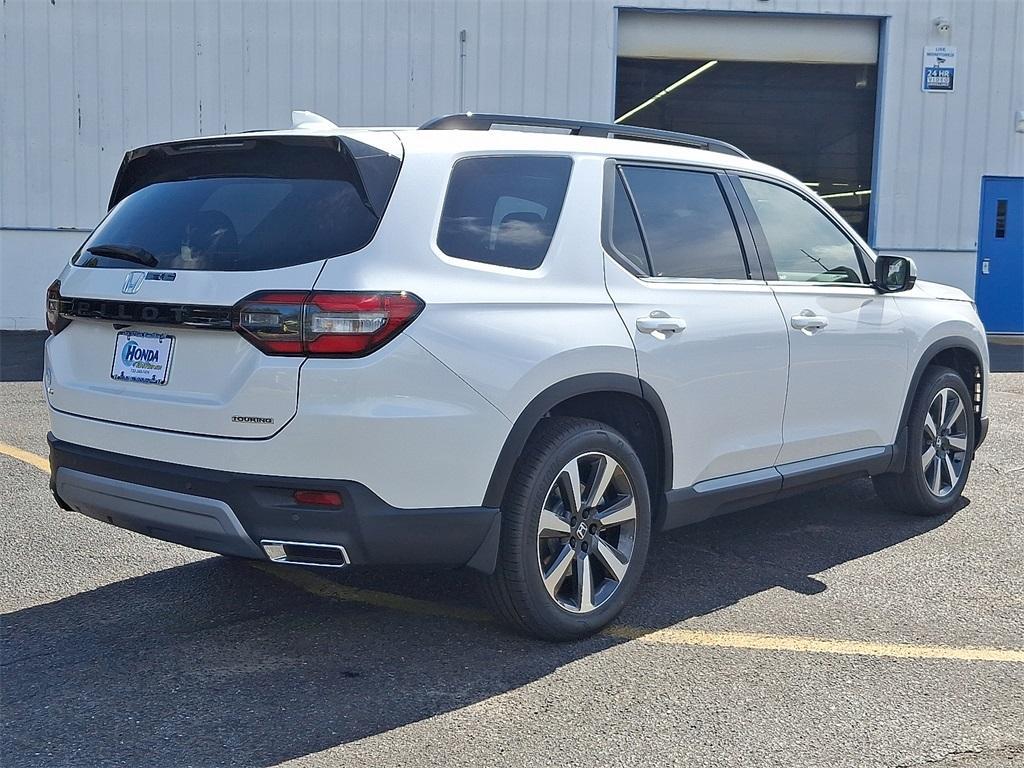 new 2025 Honda Pilot car, priced at $51,550