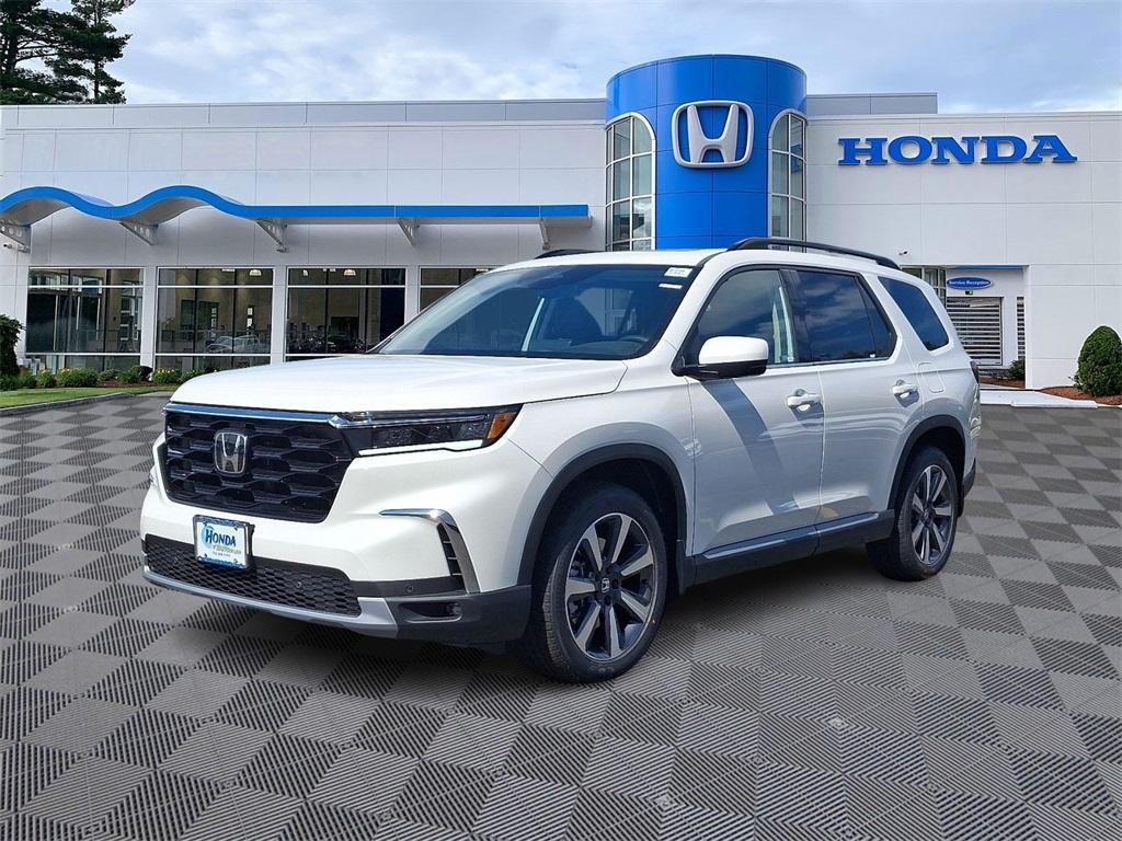 new 2025 Honda Pilot car, priced at $51,550
