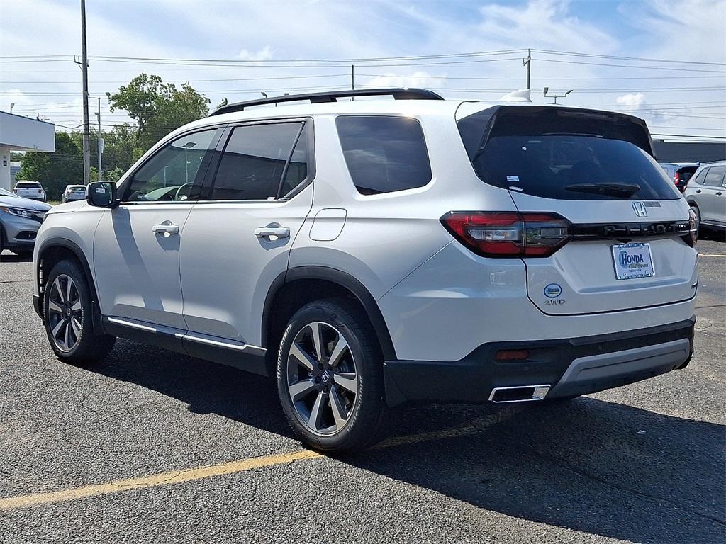 new 2025 Honda Pilot car, priced at $51,550