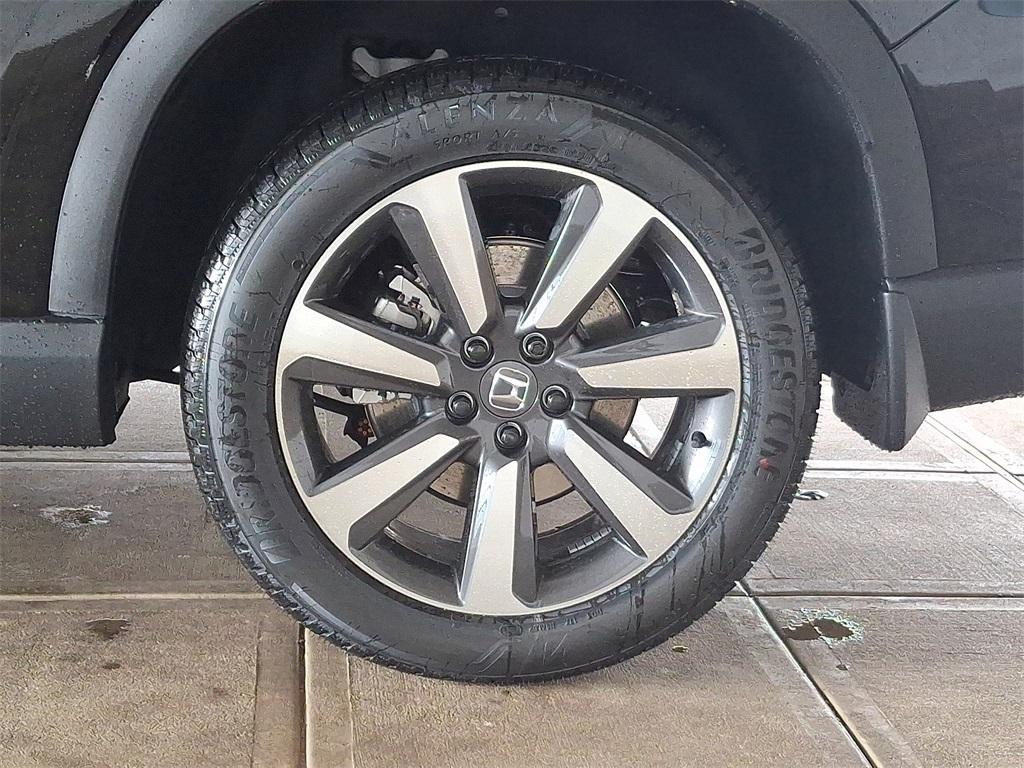 new 2025 Honda Pilot car, priced at $51,095